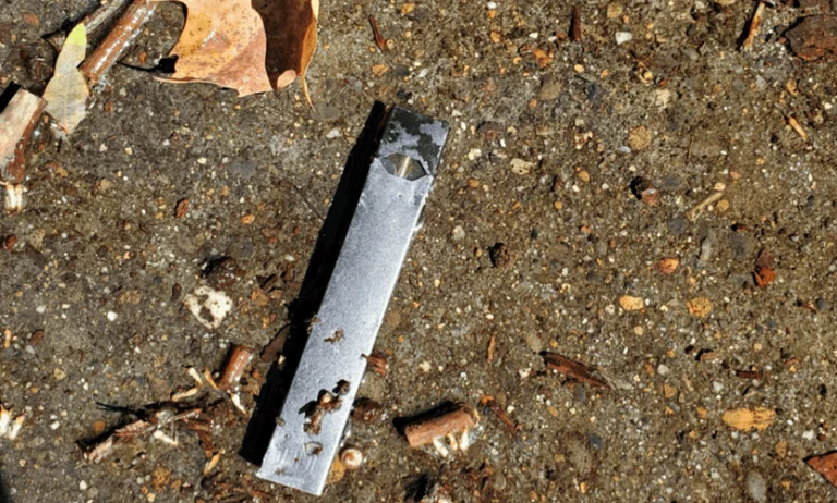 Bild E Zigarette auf dem Boden