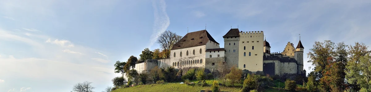 castle-3330195_1920_cut